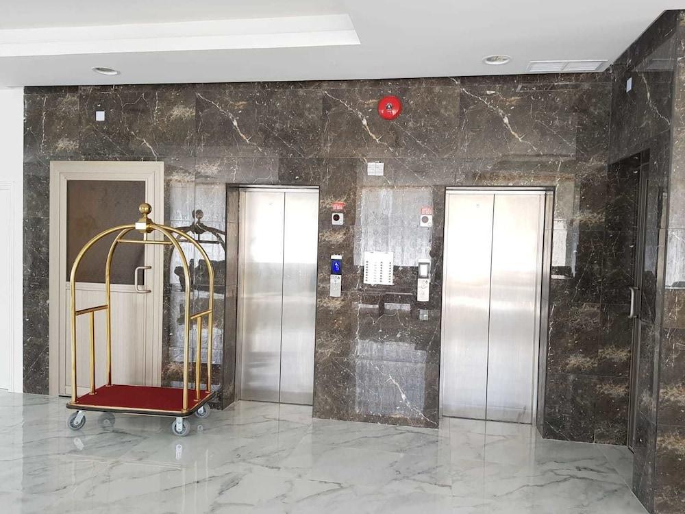 Magic Suite Al Mahboula Kuwait City Eksteriør billede